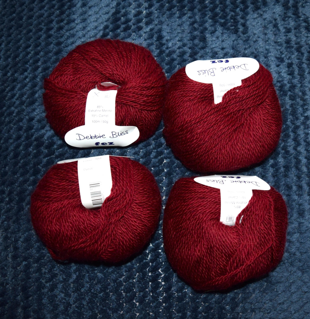 lot of 4 Debbie Bliss" Fez " 85% Extra Fine Merino 15% Camel Color 20519 Purple
